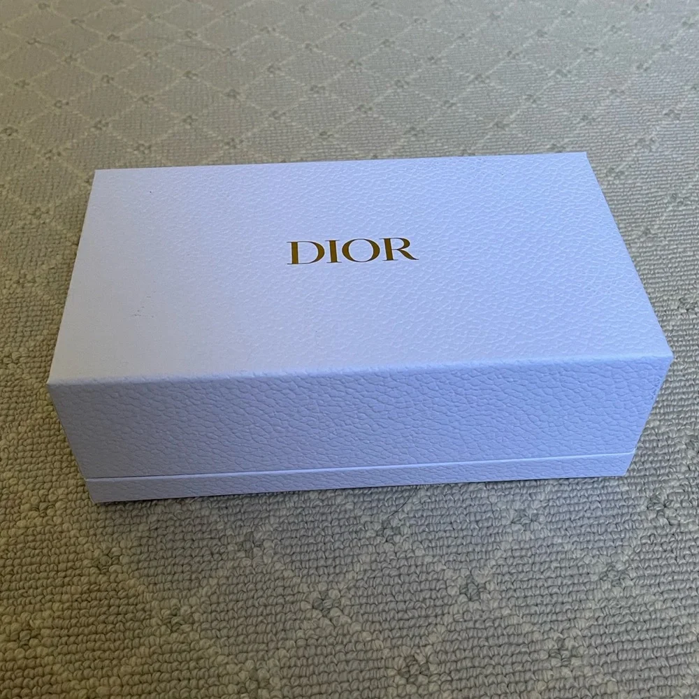 Dior Gift Box - Authentic - Picture 1 of 6